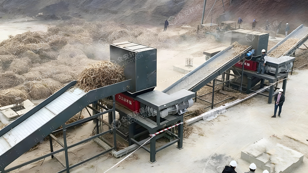 国外稻草撕碎机破碎现场.png 国外稻草撕碎机破碎现场.png